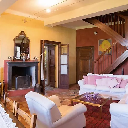 Apartment San Salvatore Sleeps 4 With Pool *