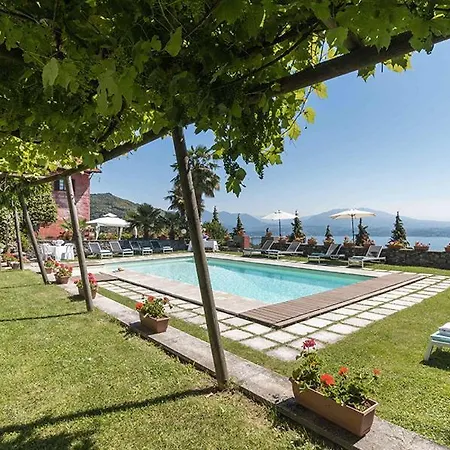 San Salvatore Sleeps 4 With Pool Apartment Massino Visconti